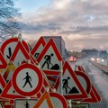 Obustava saobraćaja zbog asfaltiranja novog kružnog toka kod Liona