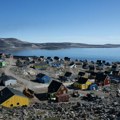 Nasukao se kruzer s 206 ljudi na udaljenoj lokaciji na Grenlandu