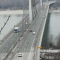 Užas u Novom Sadu: Žena skočila sa mosta uspeli da je izvuku na obalu sa teškim povredama!