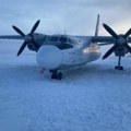 Ruski avion sa 30 putnika greškom sleteo na zaleđenu reku