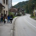 ‘Ljudi srebreni’: Hoće li Srebrenica ostati samo u pjesmi?