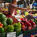 Инфлација опет убрзава: Поскупљење воћа и поврћа и горива у јуну