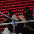 Tuča navijača odnela bar tri života! Jezive scene obišle ceo svet, divljaštvo kakvo se ne pamti zgrozilo planetu (uznemirujući…