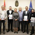 Ministarka Paunović potpisala ugovore sa sedam lokalnih samouprava vredne više od 52 miliona dinara, među njima Bojnik i…