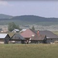 Radan brine o nepokretnoj majci (88) u srpskom Sibiru: Žive bez struje i vode, a do prodavnice pešači 5 km