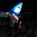 Air Force One vraćen u bazu zbog električnog kvara, Tramp drugim avionom otputovao za Davos