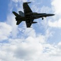 Srušio se američki borbeni avion u državi Vašington, izazvao šumski požar