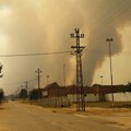 Еуроневс Србија у Делиблатској пешчари: Велика борба са пожаром и јаким ветром, евакуисани становници (видео, фото)