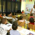Od 8.000 do 20.000 dinara za đake Roditelji, proverite koliko daje vaš grad