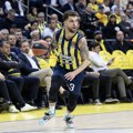 Fener na korak do titule, debakl Efesa