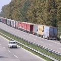 Kamioni na Batrovcima čekaju 11 sati, na Horgošu pet: Bez zadržavanja za putnička vozila