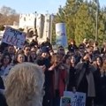 „Profesorke nisu šahovske figure da ih pomerate kako vam padne na pamet“: Kako je protekao današnji protest u Nišu