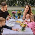 Žive u stanu, a imaju dvorište: Zavirite u čarobni vrt porodice Rokvić, bioskop na otvorenom je priča za sebe