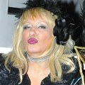 Naša pevačica (71) osula paljbu po kolegama i sve redom je isprozivala: "Pesme im traju kao sok iz tetrapaka"