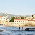 "Ljudi više nisu spremni da plaćaju 800 evra za jednosoban stan": Zašto podstanari u Budvi svako leto ostaju bez krova nad…