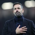 Van Nistelroj napušta Lester