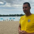 Drama na plaži u Sremskoj Mitrovici: Vrtlog peska sa sobom nosio peškire i suncobrane, građani se razbežali u panici