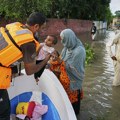 Masovne evakuacije u Pakistanu nakon što je Indija pustila vodu preko preopterećenih brana