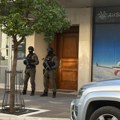 (Foto) Policija opkolila zgradu brata Mila Đukanovića u centru Podgorice, u toku pretres