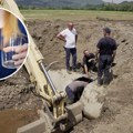 Dok jedni ostaju bez kapi vode za piće, drugi bahato zalivaju bašte: Rekordna potrošnja u ovom delu Srbije