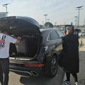 Шест месеци након порођаја жели да иде на интервенцију. Певачица затражила помоћ јавно: "Има ли неко искуства са ласером?"…