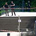 Napad nožem u Francuskoj – dvoje dece i odrasla osoba životno ugroženi