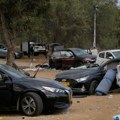 Strani novinari na mestu masakra u kibucu na jugu Izraela