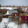 Poplave u ruskoj Tjumenskoj oblasti: Nivo reke Išim primorao na evakuaciju više od hiljadu ljudi