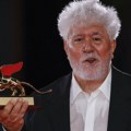 Pedro Almodovar osvojio nagradu Zlatni lav za svoj prvi film na engleskom jeziku