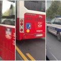 Prvi snimak teškog lančanog sudara na Brankovom mostu: Autobus na liniji 78 udario u auto, oštećeno još jedno vozilo, 12…