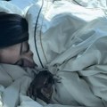 Devojka objavila video sa "ljubimcem" u krevetu: Ako ste mislili da ste sve videli, niste, i ne može biti bizarnije