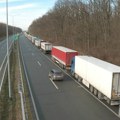 Колапс на излазу из Србије: Камиони на Хоргошу чекају пет сати, огромне гужве и на другим границама