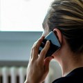 Veronika se samo javlja na telefon i zarađuje oko 2.500 evra mesečno: Da li je ovo posao iz snova?