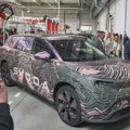 Škoda otvara novu halu za montažu baterijskih sistema, postajući najveći proizvođač baterijskih sistema za električna vozila u…