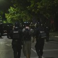 Valjevski zbor: Policajci s fantomkama priveli učesnike skupa i odbili da se identifikuju građanima VIDEO