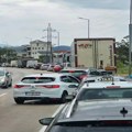 Opština Bar: Gužve na putevima su posljedica presvlačenja asfalta, Uprava za saobraćaj nije obavijestila javnost