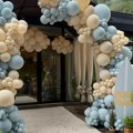 Slavlje kod Uroša Živkovića, povod je poseban! Zakupio restoran - sve u balonima, a na ulazu poseban detalj