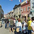 Novi Sad: Građani u dugim redovima za potpis Studentskoj listi (VIDEO)