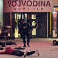 Hapšenje ispred SPENS-a u Novom Sadu: Interventna policija sa dugim cevima privela više mladića