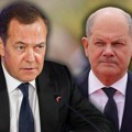 Medvedev izvređao Šolca: Nekadašnji ruski predsednik žestoko napao nemačkog kancelara zbog izjave o Ukrajini pale teške…