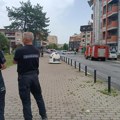 Jedna osoba povređena u nevremenu kod Kragujevca: Vetar lomio stabla, dizao krovove, pričinjena velika šteta (foto)