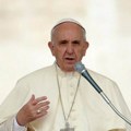 "Nisam želeo ni limuzinu, ni crvene cipele, a prvo sam otišao u sobu suza": Papa Franjo o danu kada je postao papa