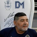 "Dajte mi dve atomske bombe da bacim na Ameriku" Dijego Armando Maradona je dobio poziv iz Rusije, pa je kabinetu Vladimira…