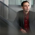 “Uzeo sam flašu rakije, pijuckao i polako ulazio u patetično stanje“: Kako je Vlada Divljan napisao kultni narodnjak iz 80-ih…