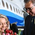 Ursula fon der Lajen stigla u Beograd: Vučić sa buketom cveća dočekao predsednicu Evropske komisije
