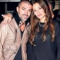 Velika zmija na imanju poznatog para na Avali! Reakcija žene fudbalera sve ostavila u čudu - svi bi pobegli glavom bez obzira…