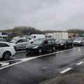 Naoružajte se strpljenjem: Gužve na graničnim prelazima, ovoliko se čeka u proseku