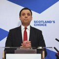 Lider škotskih laburista traži ostavku britanskog premijera zbog posledica afere Epstin
