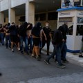 Grčka policija blokira puteve i pretresa hotele, uzima se DNK osumnjičenih; Bed blu bojsi označeni kao pretnja