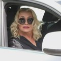 Vesna Zmijanac je mrgud, ne javlja se nikome, neprijatna je… Komšije žestoko oplele po pevačici
